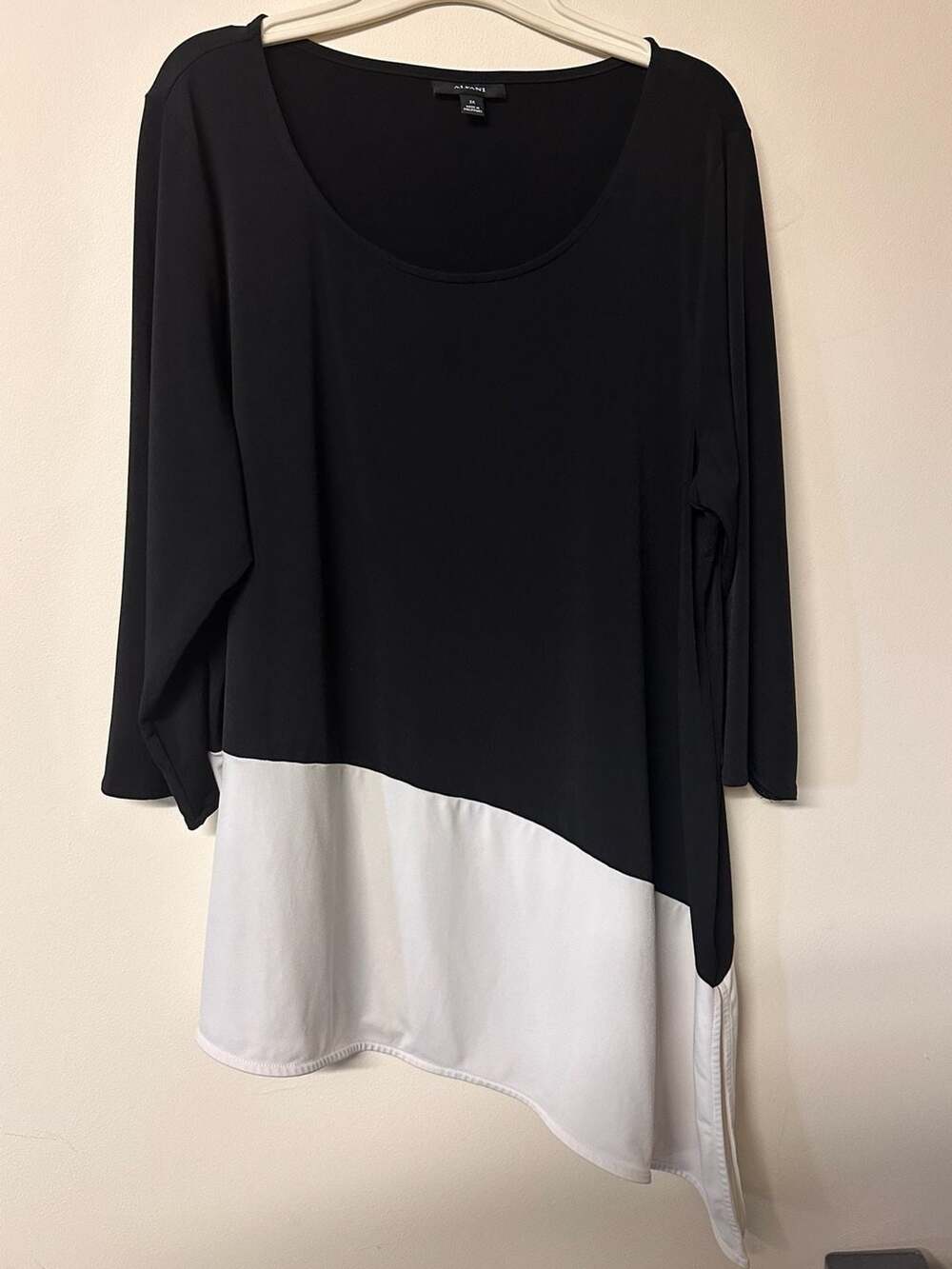 Alfani Tunic Size 2X Black White Colorblock Scoop Neck